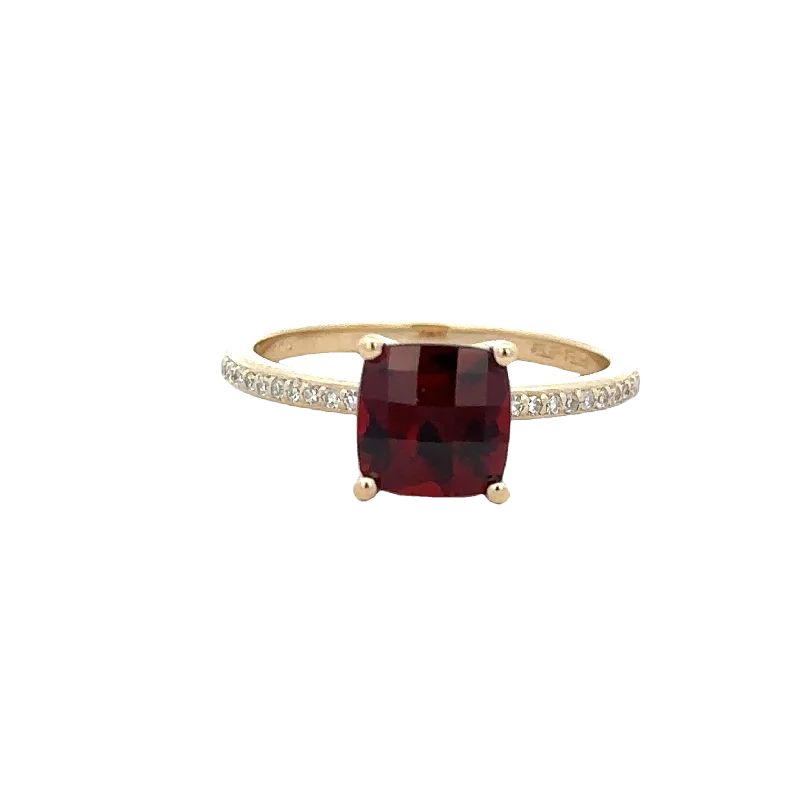 Amethyst and diamond engagement ring in a 18K gold and silver two - tone settingGarnet and Diamond Ring in Yellow Gold Amethyst and diamond engagement ring in a 18K gold and silver two - tone settingGarnet and Diamond Ring in Yellow Gold
