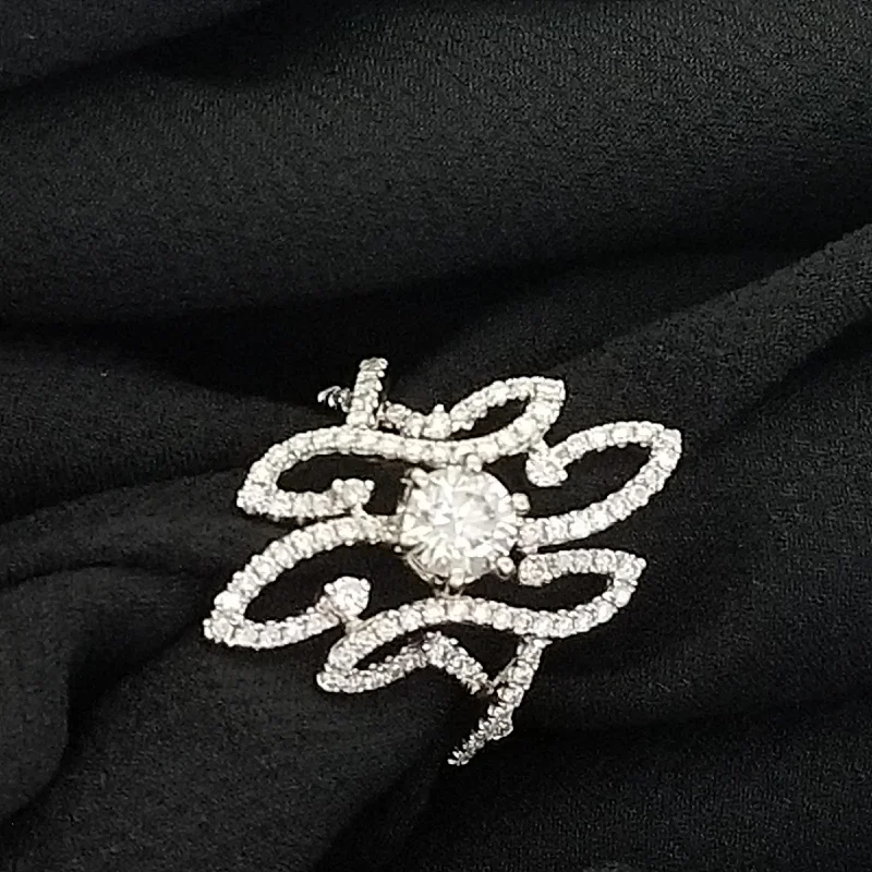 Silicone Women's Rings for a Comfortable and Durable OptionWhite Gold Detailed Diamond Ring