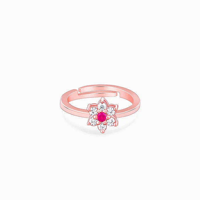 Interlocking Band Women's Rings in White Gold for a Modern DesignRose Gold Flower Power Ring