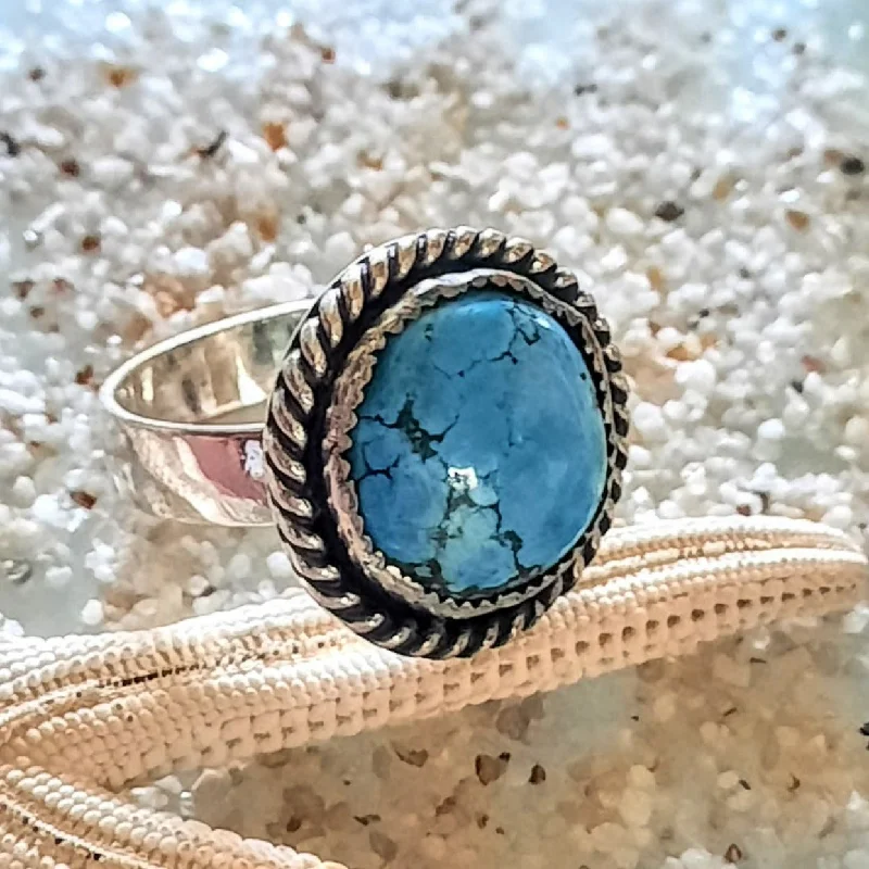 Statement - Making Cocktail Rings for Women with Large Cubic ZirconiaTURQUOISE NAVAJO BLUE - ROUND 925 RING Statement - Making Cocktail Rings for Women with Large Cubic ZirconiaTURQUOISE NAVAJO BLUE - ROUND 925 RING