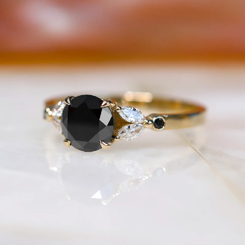 Princess - Cut Women's Diamond Rings in White Gold with a High - Clarity Diamond for a Modern LookCorona Australis Floral Natural Black & White Marquise Diamond Ring Princess - Cut Women's Diamond Rings in White Gold with a High - Clarity Diamond for a Modern LookCorona Australis Floral Natural Black & White Marquise Diamond Ring