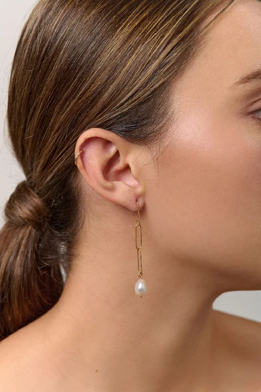Heart - shaped diamond engagement ring with a hidden halo in 14K rose goldAmal Pearl Earrings Gold Heart - shaped diamond engagement ring with a hidden halo in 14K rose goldAmal Pearl Earrings Gold