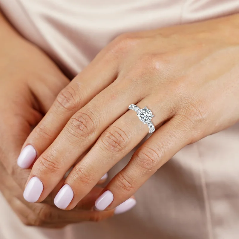 Vintage - Style Women's Diamond Rings with Floral - Engraved Bands and Multiple Diamond AccentsAuriya 14kt White Gold Lab Grown Round Diamond Engagement Ring with Round Crescent (F-G, VS)