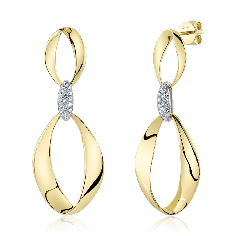Men's Sapphire Engagement Rings in 18K White Gold with Pave Diamond AccentsShy Creation Diamond Mobius Earrings Men's Sapphire Engagement Rings in 18K White Gold with Pave Diamond AccentsShy Creation Diamond Mobius Earrings