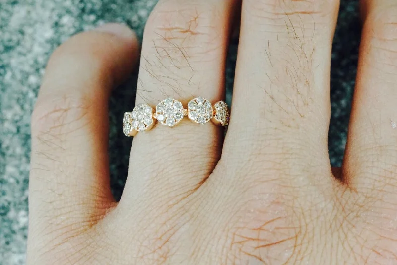 Men's glow - in - the - dark rings for a fun effect18k Rose Gold Diamond Anniversary Band Promise Ring Men's glow - in - the - dark rings for a fun effect18k Rose Gold Diamond Anniversary Band Promise Ring