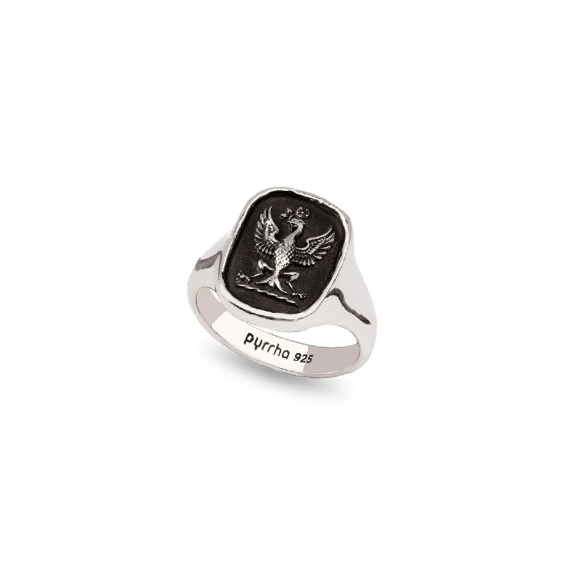 Diamond - Encrusted Women's Rings for Special Occasions in 18K GoldFollow Your Dreams Signet Ring Diamond - Encrusted Women's Rings for Special Occasions in 18K GoldFollow Your Dreams Signet Ring