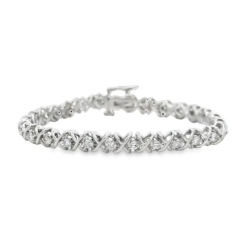 Princess - cut diamond engagement ring with a pavé - set band in platinumDiamond Accented "XO" Bracelet in White Gold 6.25" Princess - cut diamond engagement ring with a pavé - set band in platinumDiamond Accented "XO" Bracelet in White Gold 6.25"