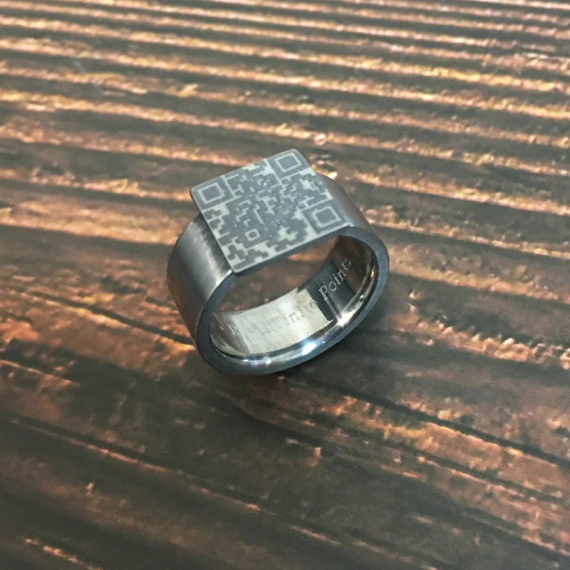 Celtic - Patterned Titanium Rings with Intricate KnotworkQR Code