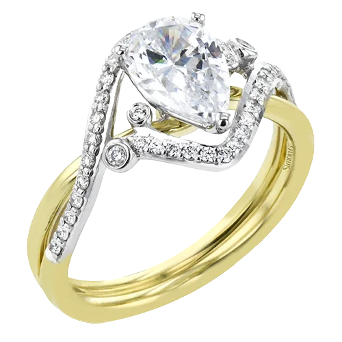 Cushion - Cut Women's Diamond Rings in Platinum with a Soft and Romantic AppearanceEngagement Ring in 18k Gold with Diamonds Cushion - Cut Women's Diamond Rings in Platinum with a Soft and Romantic AppearanceEngagement Ring in 18k Gold with Diamonds