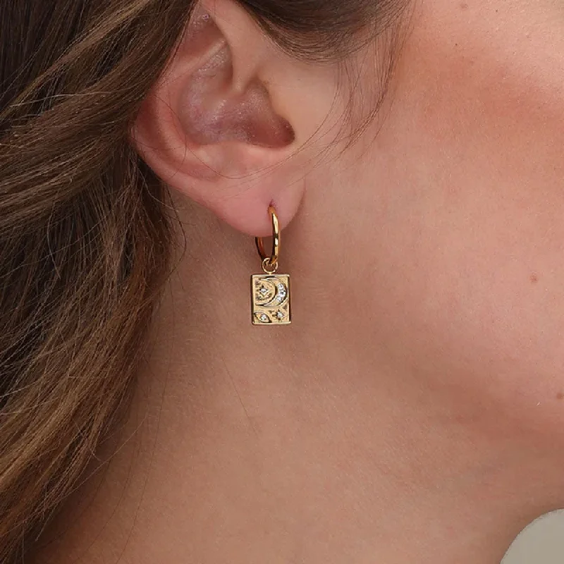Floral - Patterned Women's Rings in 18K Yellow Gold for a Feminine LookCelestial Square Dangle Earrings