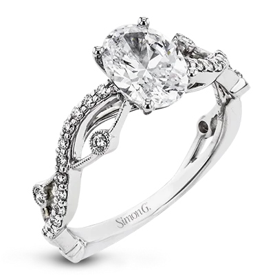 Halo - Style Women's Diamond Rings with a Center Diamond Surrounded by Smaller Diamonds in 18K GoldEngagement Ring in 18k Gold with Diamonds Halo - Style Women's Diamond Rings with a Center Diamond Surrounded by Smaller Diamonds in 18K GoldEngagement Ring in 18k Gold with Diamonds