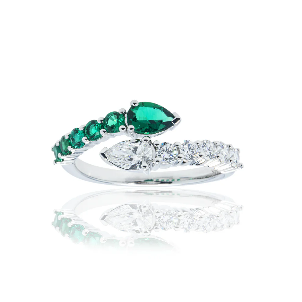 Halo - Style Women's Diamond Rings with a Center Diamond Surrounded by Smaller Diamonds in 18K GoldLenyx 1.20 Carat Emerald & Diamond Snake Wrap Ring in 14k White Gold Halo - Style Women's Diamond Rings with a Center Diamond Surrounded by Smaller Diamonds in 18K GoldLenyx 1.20 Carat Emerald & Diamond Snake Wrap Ring in 14k White Gold