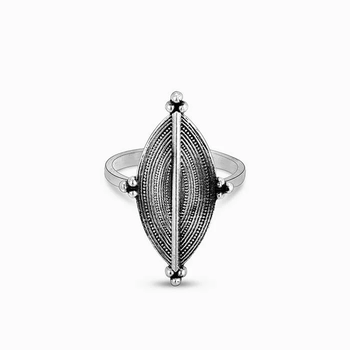 Women's 18K Gold Solitaire Diamond Ring for an Elegant Everyday LookOxidised Silver Willow Ring