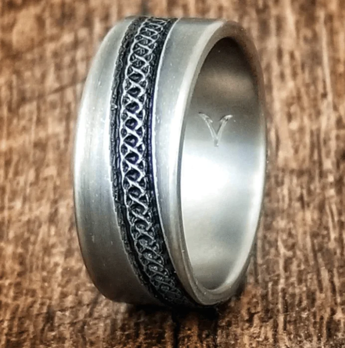 Men's shock - resistant rings for durabilityWrapped Chain Design Titanium Men's Ring - 9mm Men's shock - resistant rings for durabilityWrapped Chain Design Titanium Men's Ring - 9mm