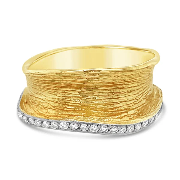 Cathedral - Style Women's Diamond Rings with a Raised Center Setting and Elaborate Metalwork18Ct Yellow Gold Diamond Ring Textured Wave Cathedral - Style Women's Diamond Rings with a Raised Center Setting and Elaborate Metalwork18Ct Yellow Gold Diamond Ring Textured Wave