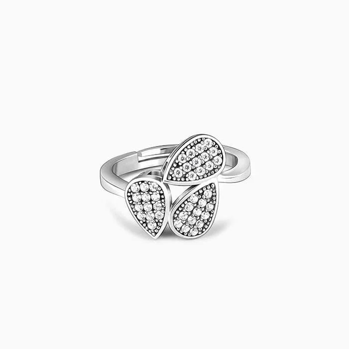 Boho - Style Women's Rings with Turquoise and Leather AccentsAnushka Sharma Silver Leafy Tale Ring
