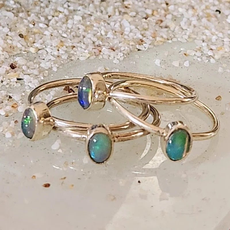 Floral - Patterned Women's Rings in 18K Yellow Gold for a Feminine LookSIMPLY PERFECT - 925 PETITE OPAL RINGS Floral - Patterned Women's Rings in 18K Yellow Gold for a Feminine LookSIMPLY PERFECT - 925 PETITE OPAL RINGS