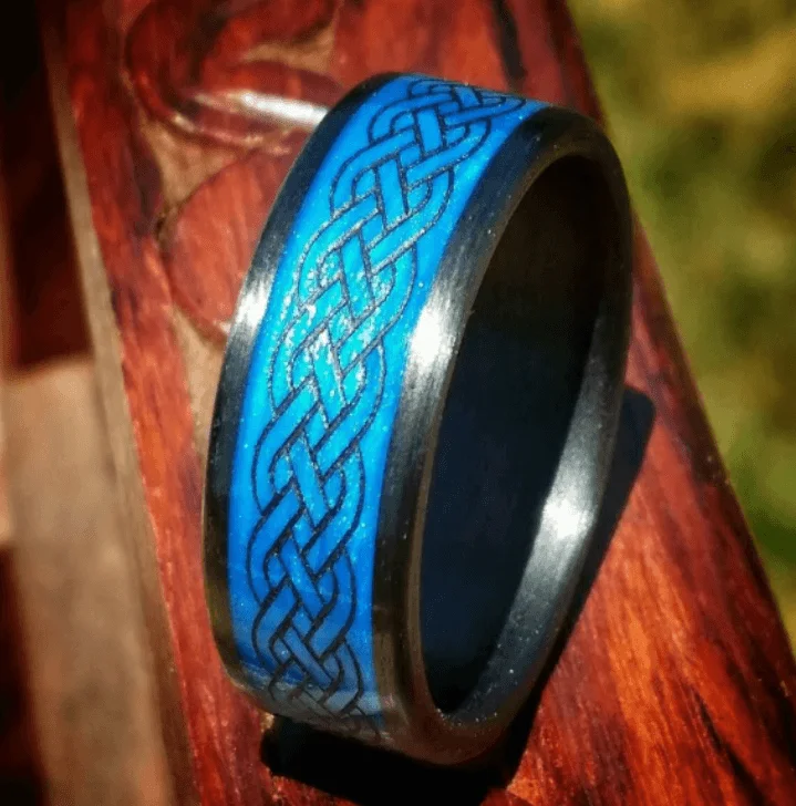 Men's two - tone rings combining silver and goldCeltic Weave Blue and Black Carbon Fiber Ring - 8mm Men's two - tone rings combining silver and goldCeltic Weave Blue and Black Carbon Fiber Ring - 8mm