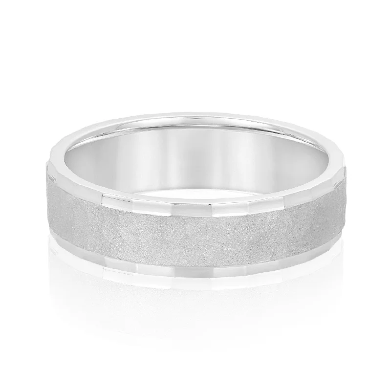 Men's anti - allergy rings for sensitive skinMen's Ridged Edge Light Hammered Center Wedding Band Men's anti - allergy rings for sensitive skinMen's Ridged Edge Light Hammered Center Wedding Band