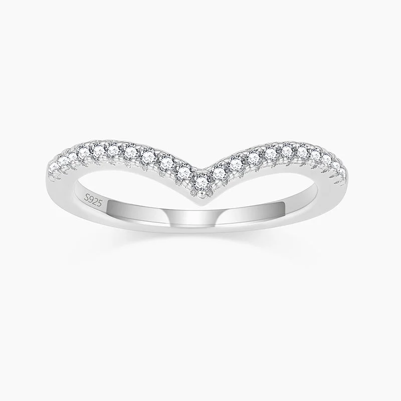 Women's 18K Gold Solitaire Diamond Ring for an Elegant Everyday LookPointed V Shaped Chevron 925 Sterling Silver Stackable Ring Women's 18K Gold Solitaire Diamond Ring for an Elegant Everyday LookPointed V Shaped Chevron 925 Sterling Silver Stackable Ring