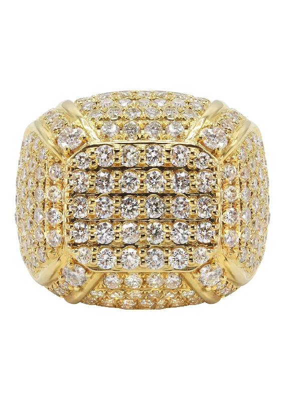 Pear - Shaped Women's Diamond Rings in Yellow Gold with a Single - Diamond Pendant LookMens Diamond Ring | 4.38 Carats | 17.28 Grams