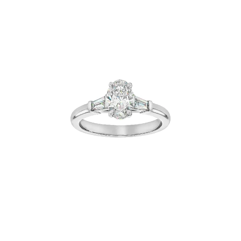 Aquamarine and diamond engagement ring in a 18K white - gold setting with a scalloped edge0.90ct Lab Grown Willow Diamond Ring - Size L - 18K White Gold