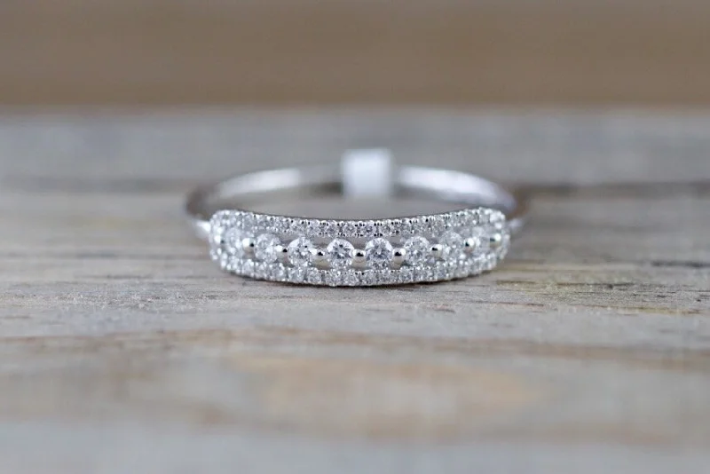 Men's citrine - studded rings for a sunny yellow shade18kt White Gold Diamond Vintage Classic Pave and Single Prong Band Ring Wedding Men's citrine - studded rings for a sunny yellow shade18kt White Gold Diamond Vintage Classic Pave and Single Prong Band Ring Wedding