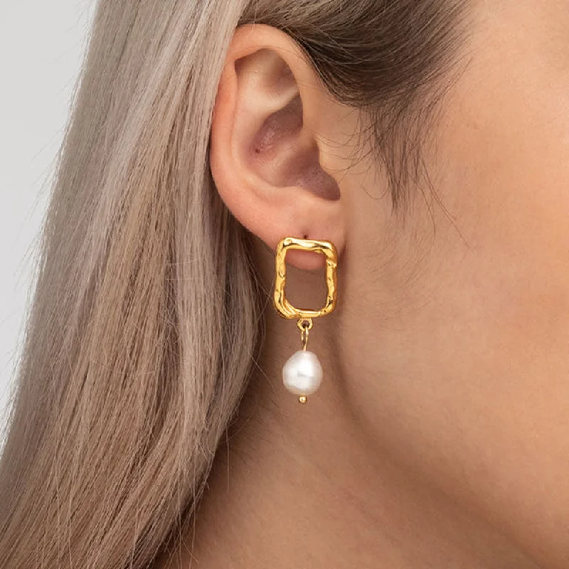 Women's Rings with Birthstones for a Personalized TouchWobbly Pearl Dangle Earrings Women's Rings with Birthstones for a Personalized TouchWobbly Pearl Dangle Earrings