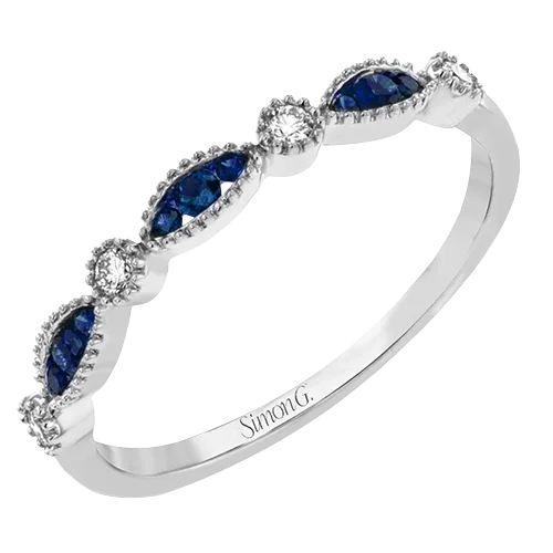 Marquise - Cut Women's Diamond Rings in Palladium for a Unique and Elongated ShapeRight Hand Ring in 14k Gold with Diamonds Marquise - Cut Women's Diamond Rings in Palladium for a Unique and Elongated ShapeRight Hand Ring in 14k Gold with Diamonds