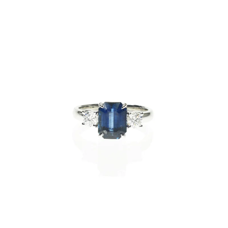 Art Deco Engagement Rings with Geometric Patterns and Baguette - Cut Diamond AccentsOctagonal Sapphire triology with Round shoulder Diamonds Art Deco Engagement Rings with Geometric Patterns and Baguette - Cut Diamond AccentsOctagonal Sapphire triology with Round shoulder Diamonds
