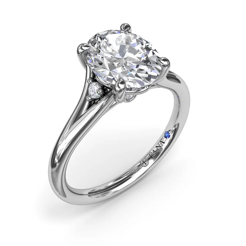 Engagement Rings with Sapphire and Diamond Combinations in a Vintage StyleSplit Shank Engagement Ring Engagement Rings with Sapphire and Diamond Combinations in a Vintage StyleSplit Shank Engagement Ring