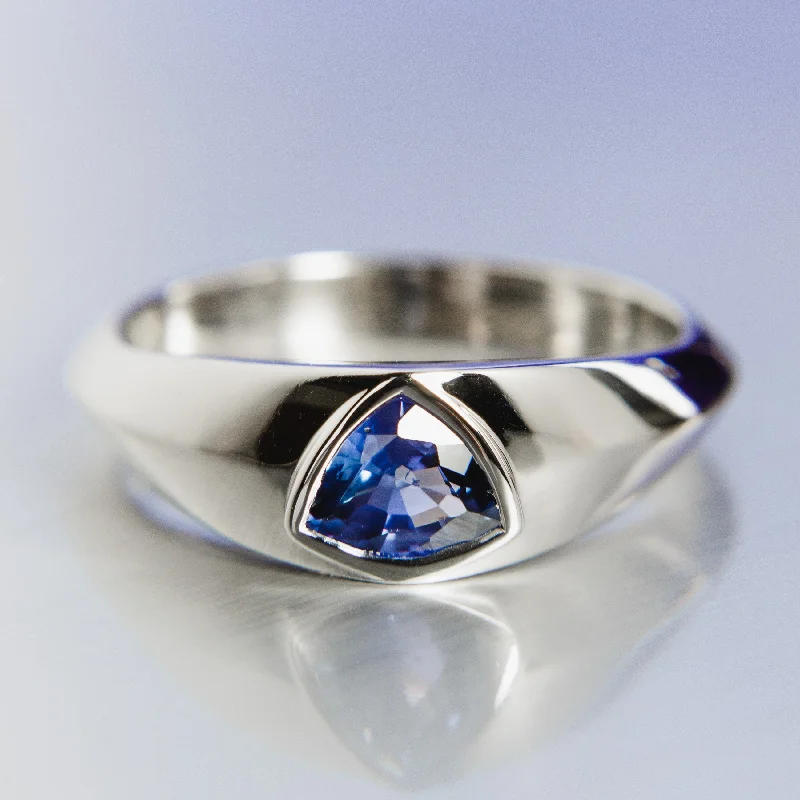 Engagement Rings with Sapphire and Diamond Combinations in a Vintage StyleTunduru Sapphire Signet Ring in 14k White Gold Engagement Rings with Sapphire and Diamond Combinations in a Vintage StyleTunduru Sapphire Signet Ring in 14k White Gold